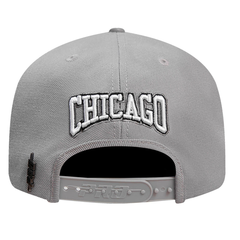PRO STANDARD CHICAGO WHITE SOX CREST EMBLEM WOOL SNAPBACK HAT (GRAY)