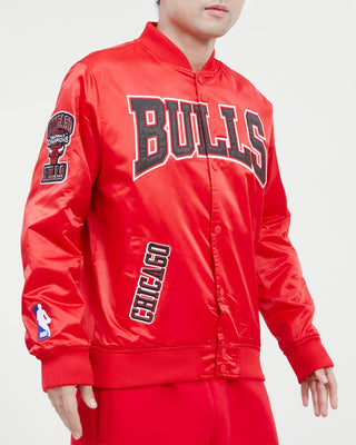 PRO STANDARD CHICAGO BULLS CREST EMBLEM SATIN JACKET (RED)