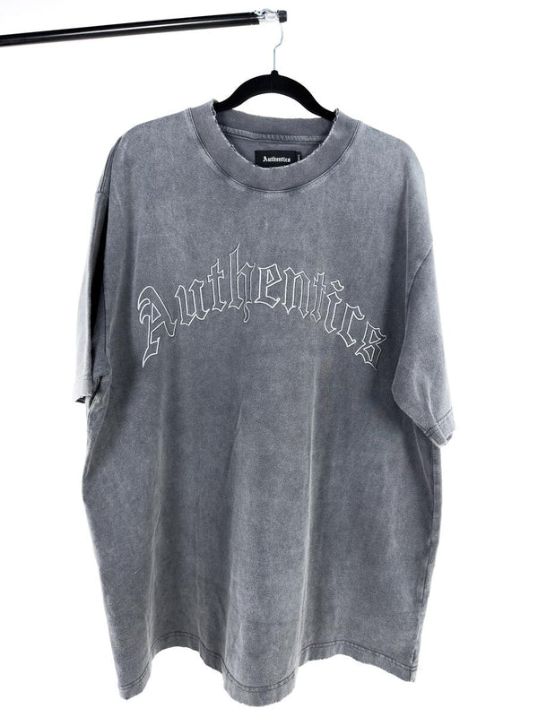 AUTHENTICS ARCH LOGO TEE (CHARCOAL)
