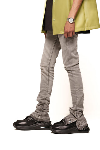 Pheelings EMOTIONALLY DRIVEN FLARE STACK DENIM (LIGHT GREY)